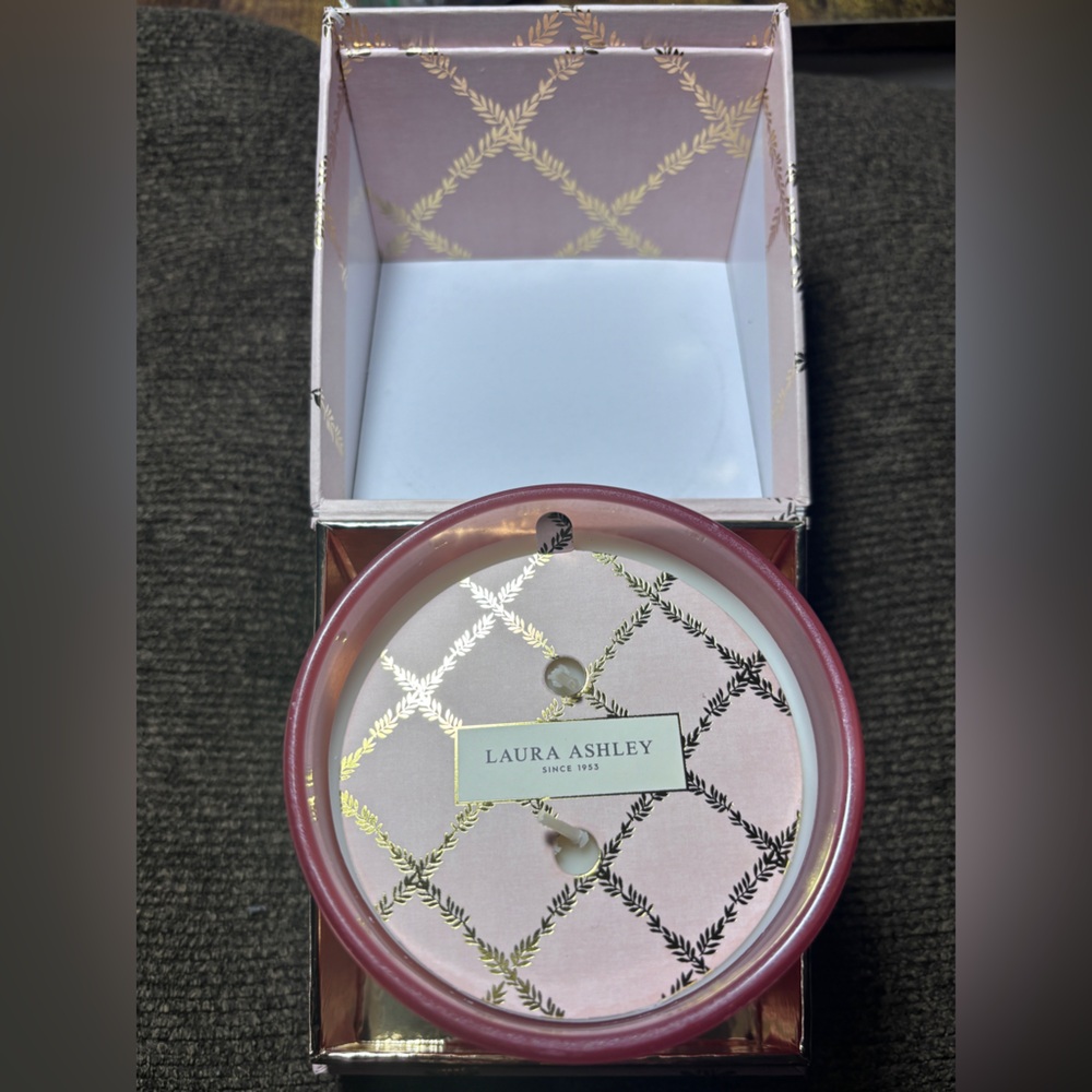Laura Ashley Soy Blend Candle GOLDEN BLOOM